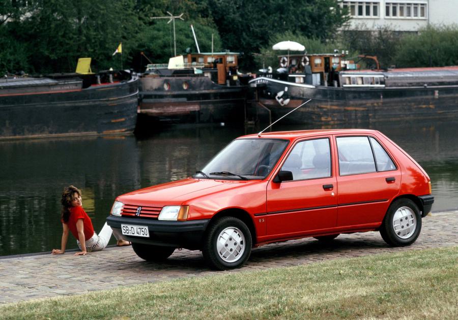  Peugeot 205 5-Door 1983 года  (фото 8 из 14)